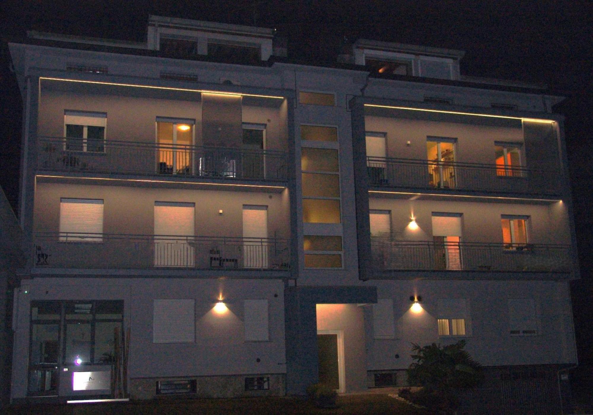 Modern Apartment Luci & Stelle Near Lake Como Nibionno Exterior photo